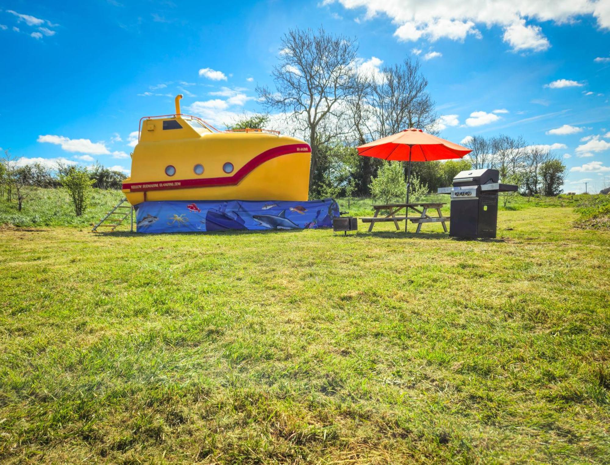 The Yellow Submarine チェダー エクステリア 写真
